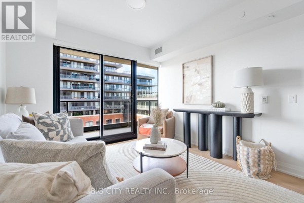 Living room - 902 - 36 Brentcliffe Road, Toronto, ON M4G0E1 Photo 3