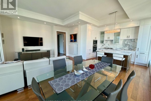 Dining room - 902 - 55 Scollard Street, Toronto, ON M5R0A1 Photo 3