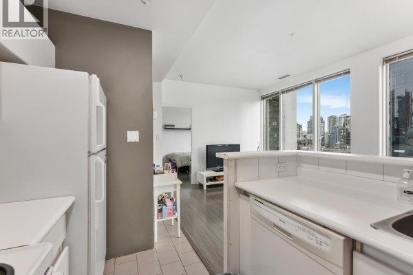 902 989 Nelson Street, Vancouver, BC V6Z2S1 Photo 5
