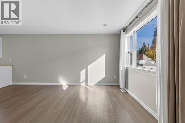 Bedroom - 902 Cottonwood Avenue, Salmo, BC V0G1Z0 Photo 4