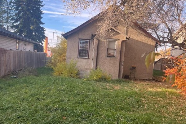 Bedroom - 902 Gray Avenue, Saskatoon, SK S7N2J5 Photo 4