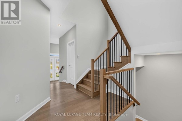 902 Locomotion Lane, Ottawa, ON, photo 2