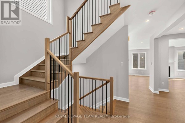 902 Locomotion Lane, Ottawa, ON, photo 3