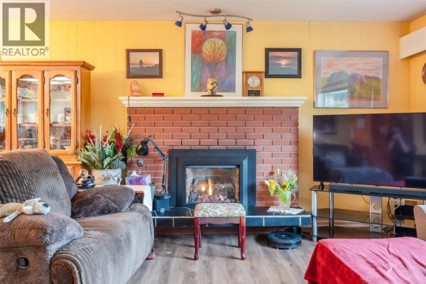 Family room - 902 Maccleave Avenue, Penticton, BC V2A3C5 Photo 3