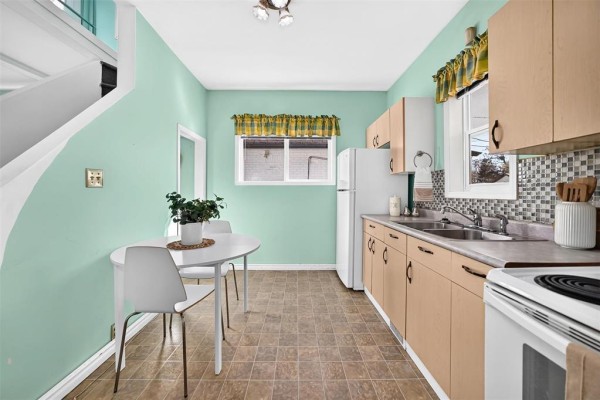 Den - 902 Magnus Avenue, Winnipeg, MB R2X0N1 Photo 5
