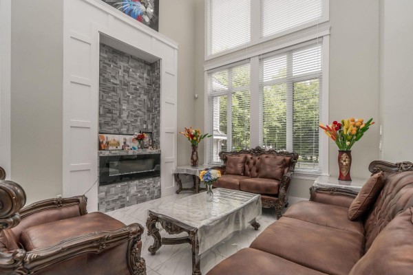 9021 Ben Nevis Crescent, Surrey, BC V3V6K6 Photo 4
