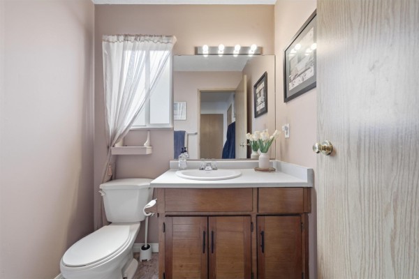 9028 136b Street, Surrey, BC V3V7P1 Photo 5