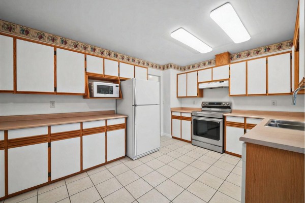 9029 204 Street, Langley, BC V1M2J3 Photo 5