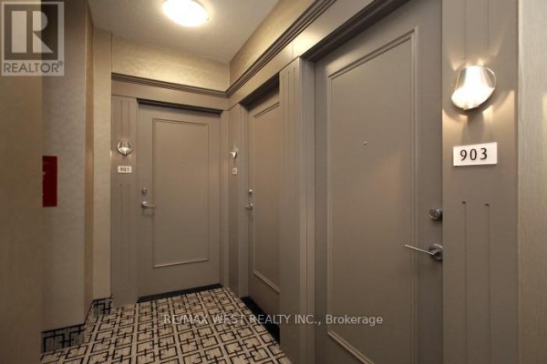 Bathroom - 903 - 225 Webb Drive, Mississauga, ON L5B4P2 Photo 4