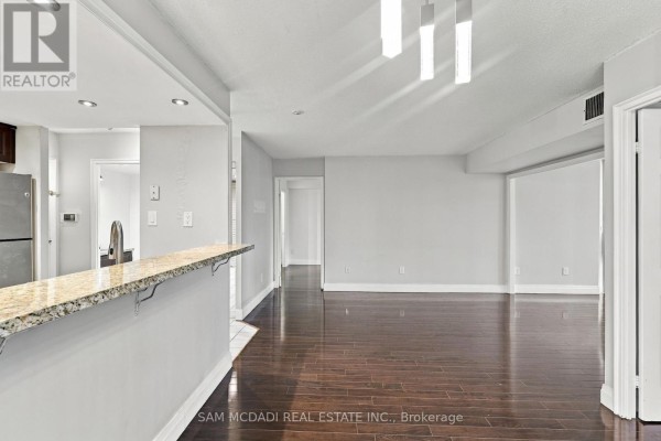 Living room - 903 - 265 Enfield Place, Mississauga, ON L5B3Y7 Photo 3