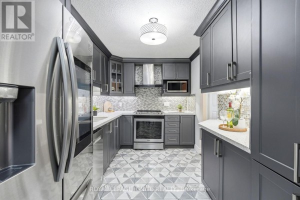 Bedroom 2 - 903 - 3380 Eglinton Avenue, Toronto, ON M1J3L6 Photo 5