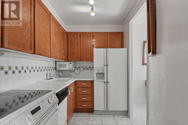 Kitchen - 903 - 530 Laurier Avenue W, Ottawa, ON K1R7T1 Photo 2