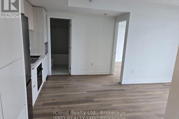 Laundry room - 903 - 86 Dundas Street, Mississauga, ON L5A1W4 Photo 4