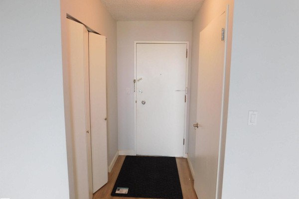 Primary Bedroom - #903 13910 Stony Plain Rd Nw, Edmonton, AB T5N3R2 Photo 4