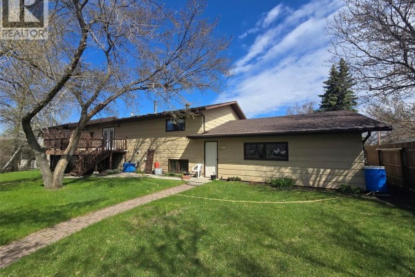 Living room - 903 Assiniboia Avenue, Grenfell, SK S0G2B0 Photo 3
