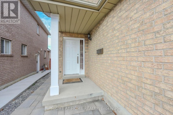 Family room - 903 Blyleven Boulevard, Mississauga, ON L5V2J3 Photo 3