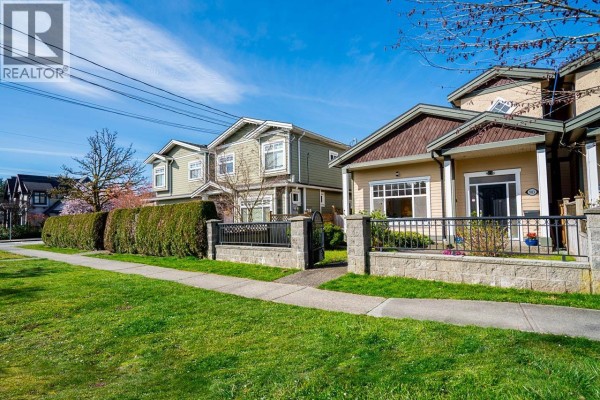903 Cliff Avenue, Burnaby, BC V5A2J4 Photo 4