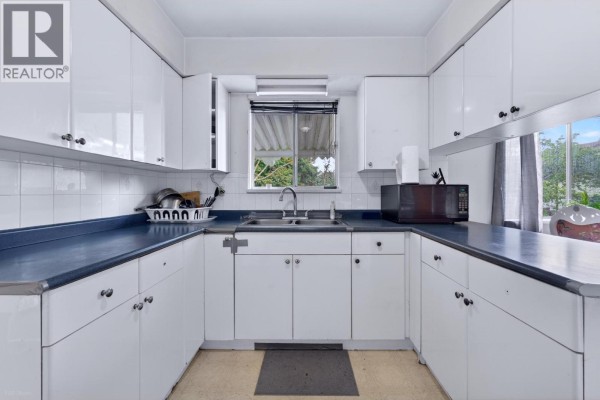 9031 No. 2 Road, Richmond, BC V7E2C6 Photo 5