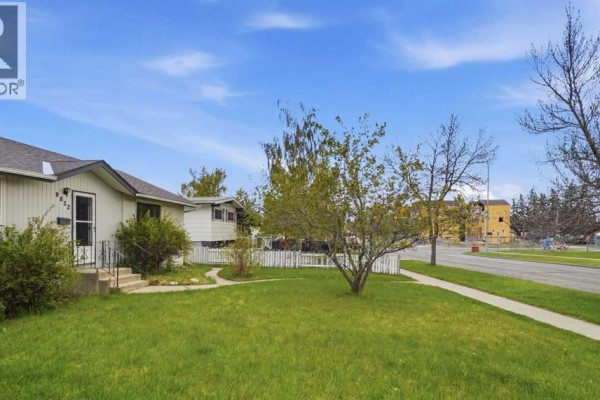 Primary Bedroom - 9032 Fairmount Drive Se, Calgary, AB T2H0Z5 Photo 4