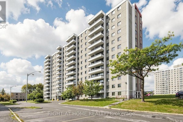 Bedroom - 904 - 100 Lotherton Pathway, Toronto, ON M6B2G8 Photo 4