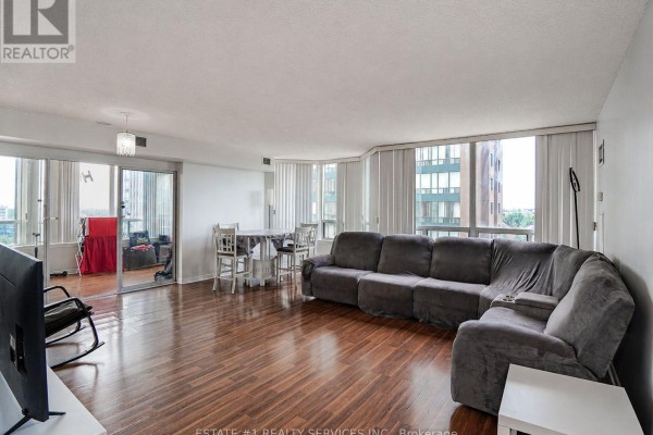 Kitchen - 904 - 135 Hillcrest Avenue, Mississauga, ON L5B4B1 Photo 4