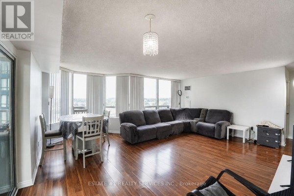 Primary Bedroom - 904 - 135 Hillcrest Avenue, Mississauga, ON L5B4B1 Photo 5