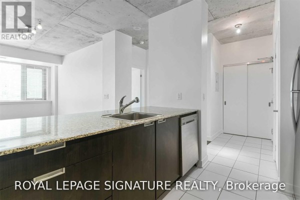 Kitchen - 904 - 400 Wellington Street W, Toronto, ON M5V0B5 Photo 3