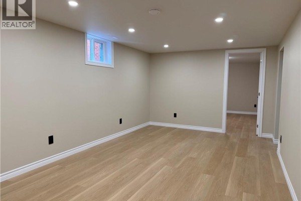 Living room/Dining room - 904 Maple Avenue Unit# Basement, Hamilton, ON L8K1L4 Photo 5