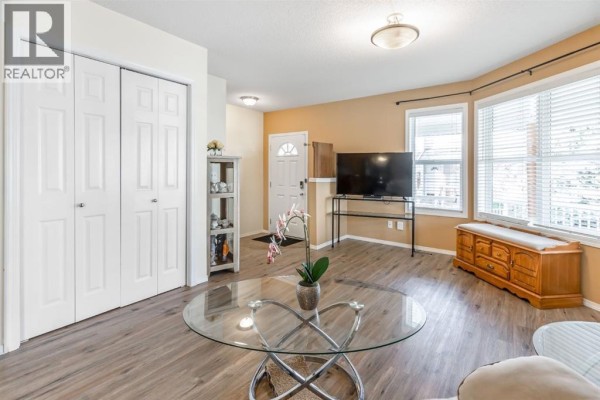 Living room - 904 Prairie Sound Circle Nw, High River, AB T1V2A4 Photo 4