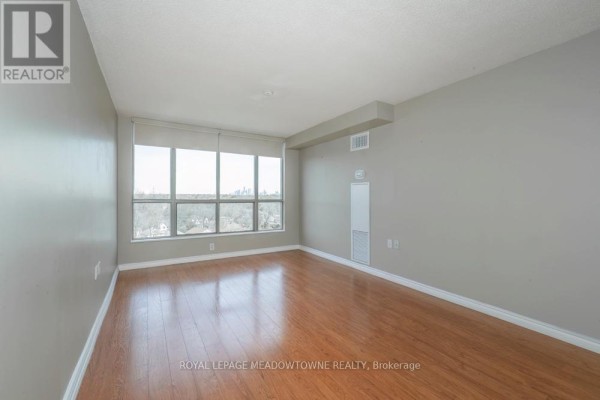 Kitchen - 905 - 1110 Walden Circle, Mississauga, ON L5J4R3 Photo 3