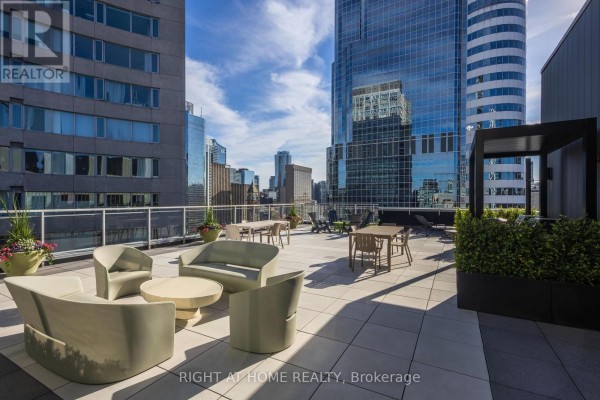 905 - 220 Victoria Street, Toronto, ON M5B2R6 Photo 5