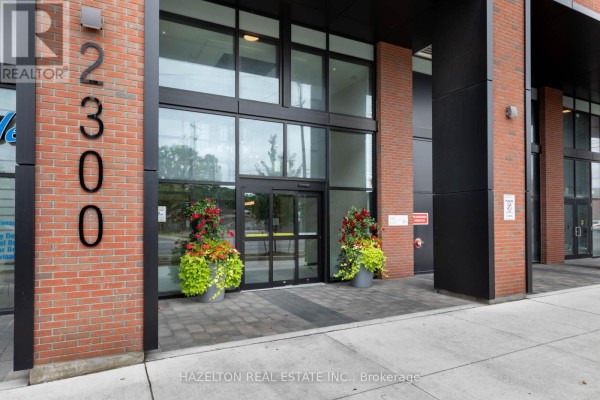 Kitchen - 905 - 2300 St. Clair Avenue W, Toronto, ON M6N1K8 Photo 2