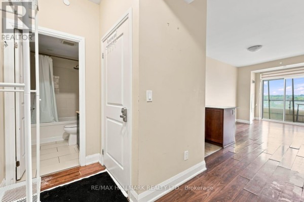 905 - 25 Fontenay Court, Toronto, ON, photo 3