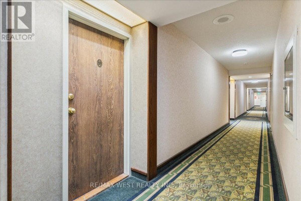 Primary Bedroom - 905 - 26 Hanover Road, Brampton, ON L6S4T2 Photo 4