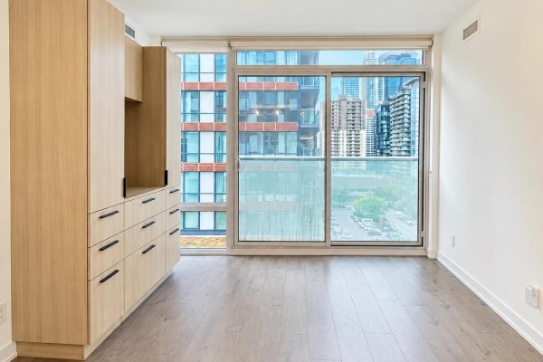 Den - 905 - 501 Yonge Street, Toronto, ON M4Y0G8 Photo 4