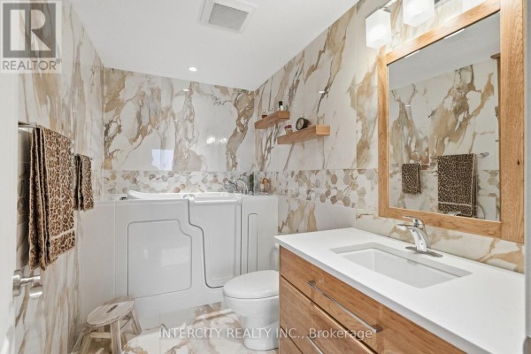 Primary Bedroom - 905 - 699 Aberdeen Boulevard, Midland, ON L4R5P2 Photo 4
