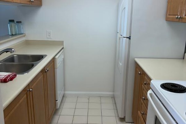 Bathroom - 905 - 75 Ellen Street, Barrie, ON L4N7R6 Photo 4