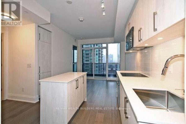 905 - 88 Cumberland Street, Toronto, ON M5R1A3 Photo 4