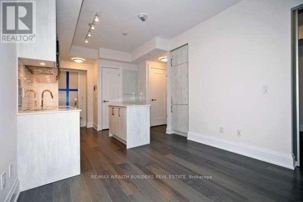905 - 88 Cumberland Street, Toronto, ON M5R1A3 Photo 5