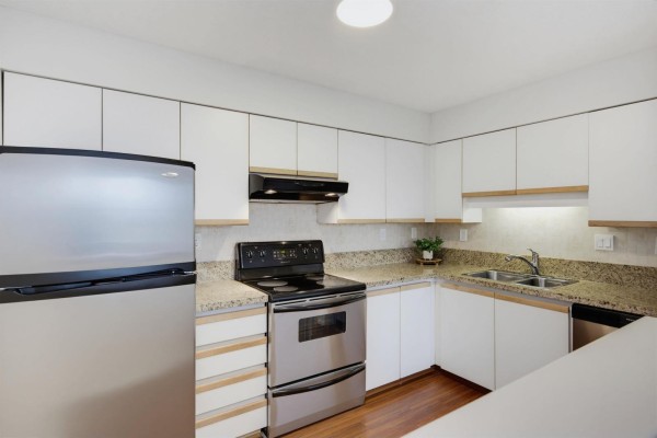 905 11910 80 Avenue, Delta, BC V4C1Y2 Photo 3