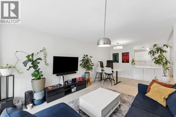 905 2024 Fullerton Avenue, North Vancouver, BC V7P3G4 Photo 2