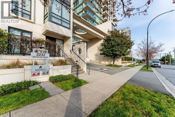 905 2232 Douglas Road, Burnaby, BC V5C0G9 Photo 3