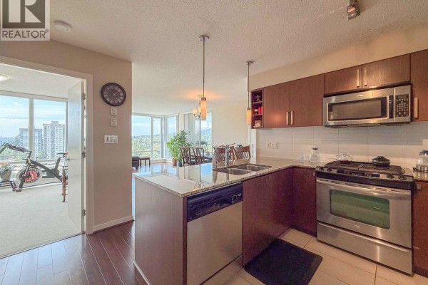 905 9868 Cameron Street, Burnaby, BC V3J0A5 Photo 2