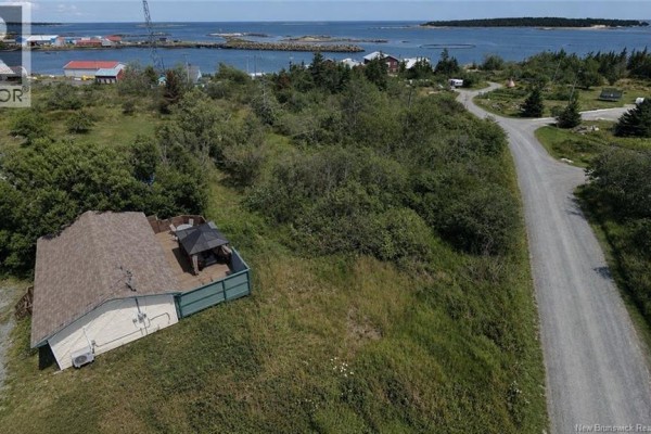 Living room - 905 Route 776, Grand Manan, NB E5G4L3 Photo 4