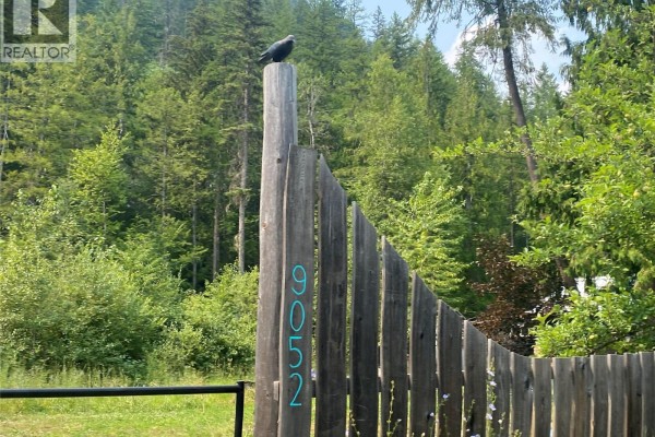 9052 6 Highway, Edgewood, BC V0G1J0 Photo 3
