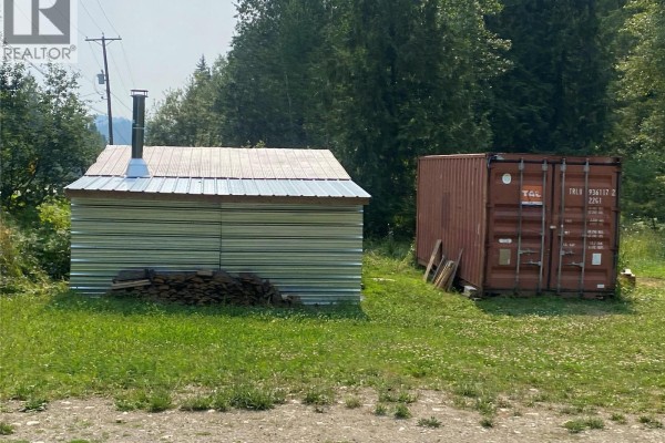 9052 6 Highway, Edgewood, BC V0G1J0 Photo 5