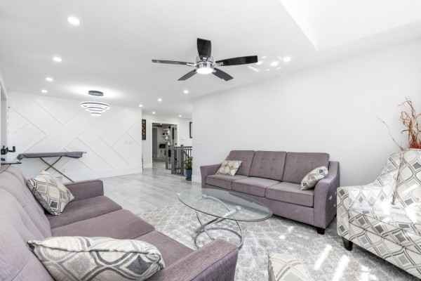 9057 142a Street, Surrey, BC V3V7X9 Photo 5