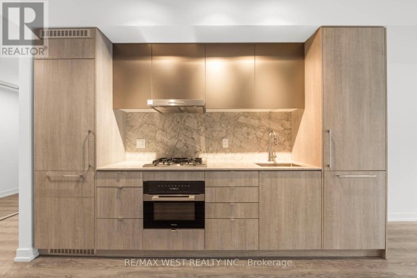 Kitchen - 906 - 771 Yonge Street, Toronto, ON M4W0B8 Photo 3