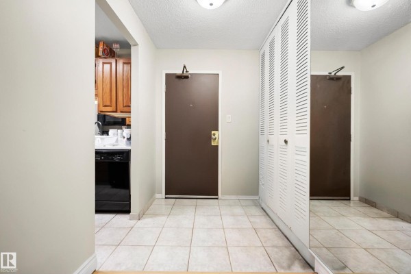 Primary Bedroom - #906 12141 Jasper Av Nw, Edmonton, AB T5N3X8 Photo 4