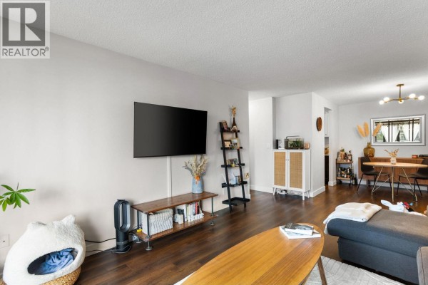 906 2020 Bellwood Avenue, Burnaby, BC V5B4P8 Photo 4